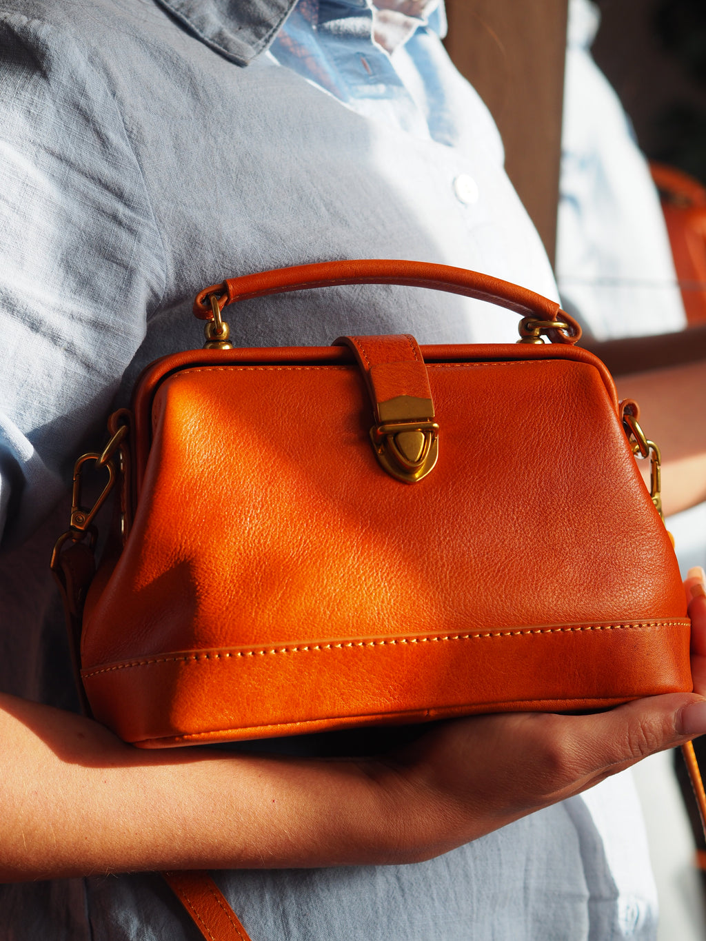 Mini Cowhide Leather Handbag – Adjustable Crossbody Strap