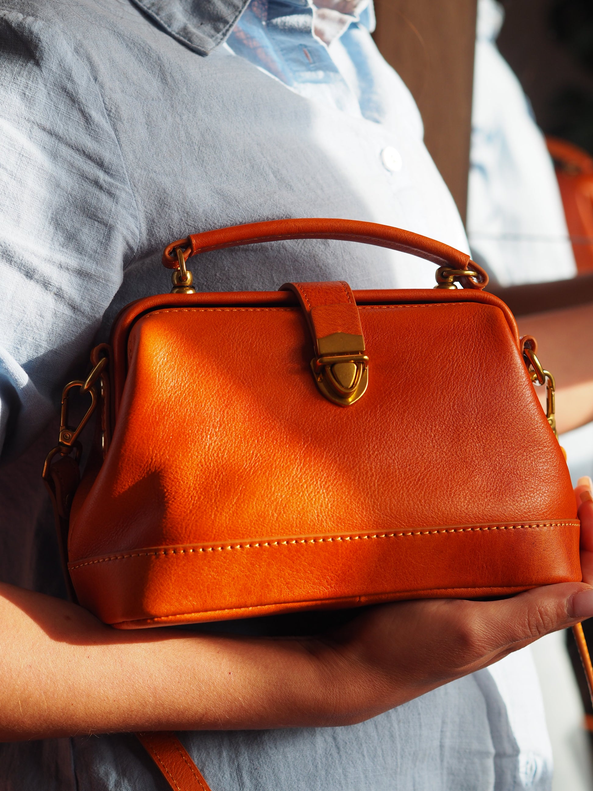 Mini Cowhide Leather Handbag – Adjustable Crossbody Strap