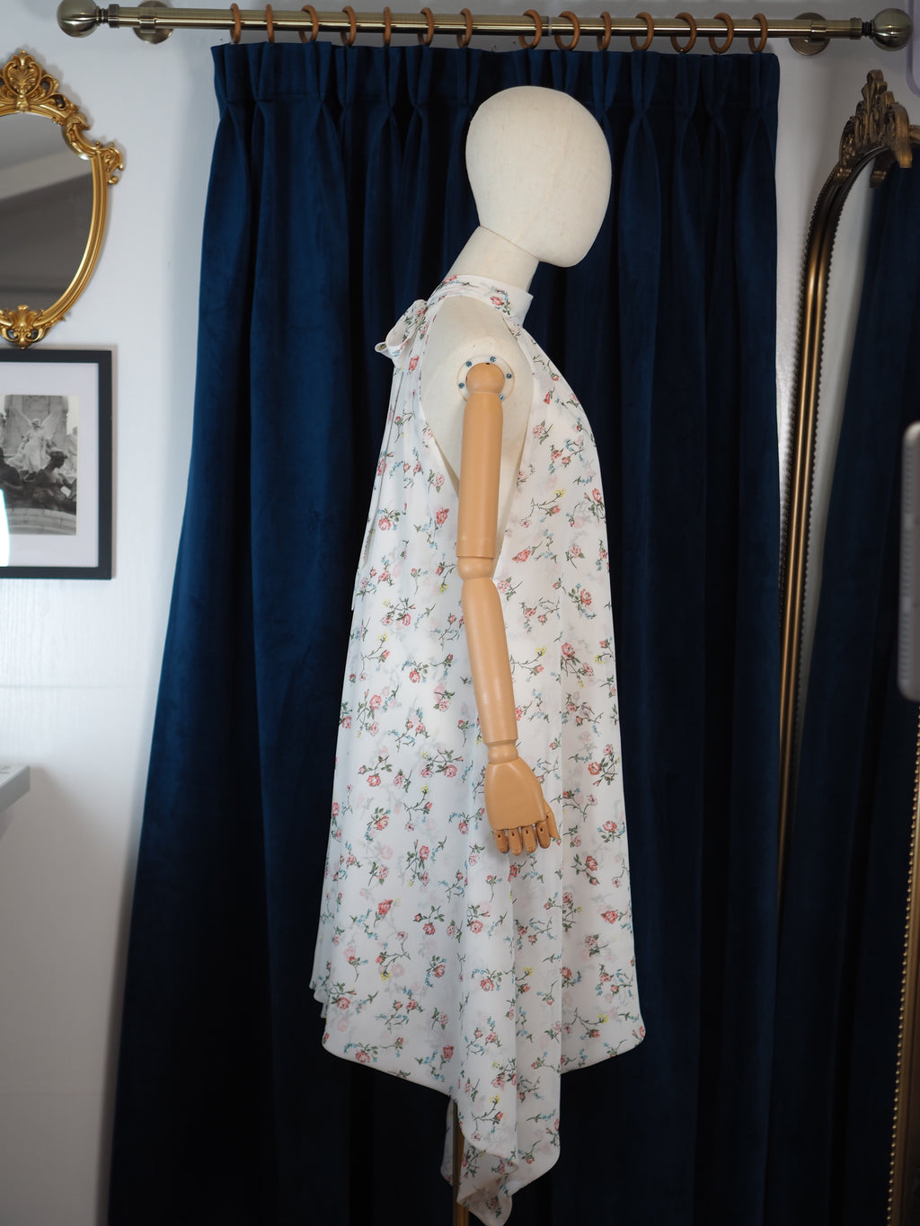 Printed Halterneck Sleeveless Chiffon Dress Asymmetric Hem