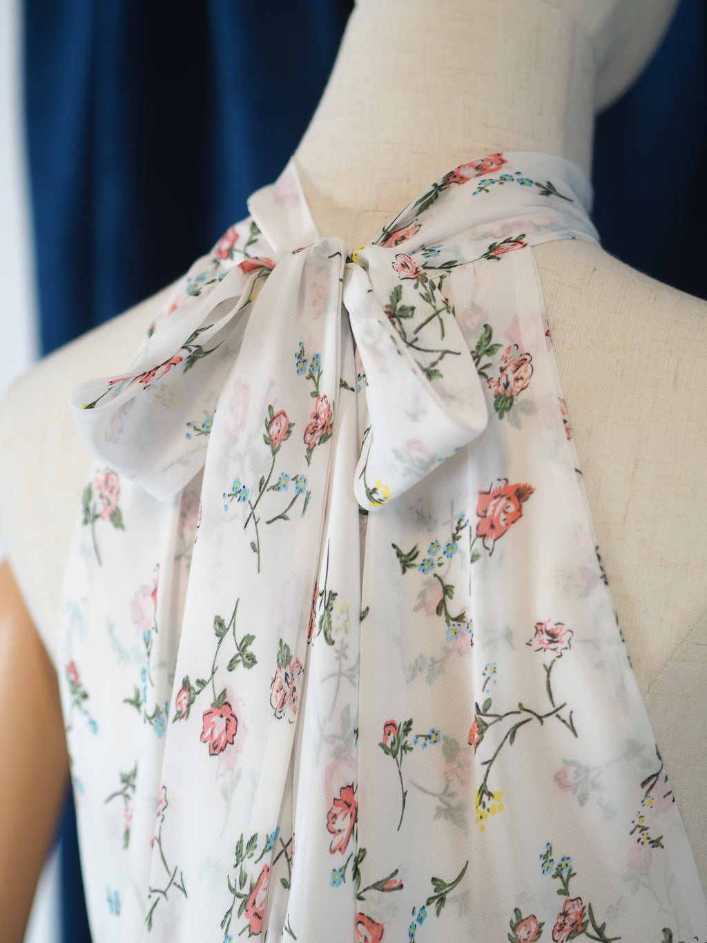 Printed Halterneck Sleeveless Chiffon Dress Asymmetric Hem