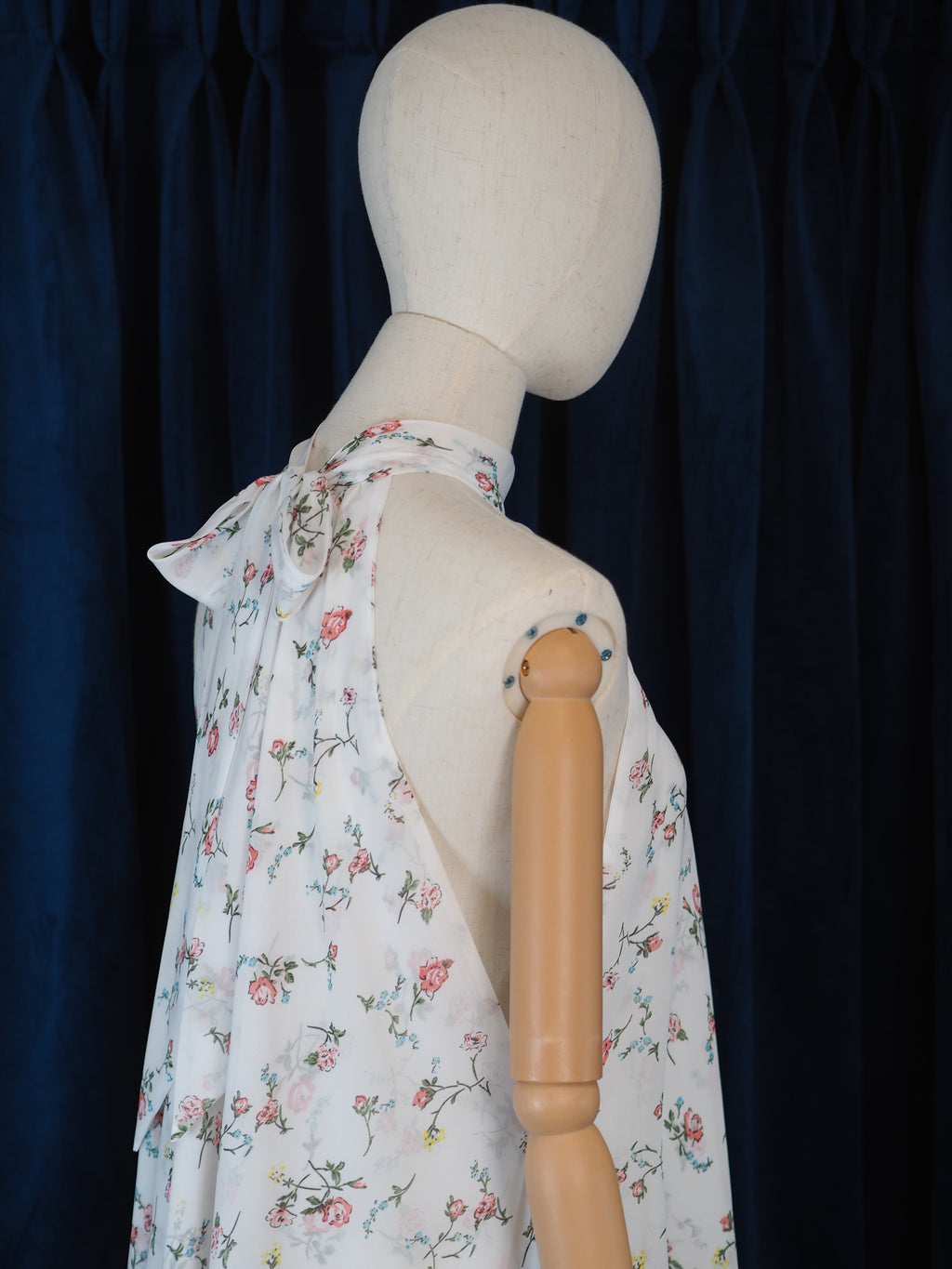 Printed Halterneck Sleeveless Chiffon Dress Asymmetric Hem