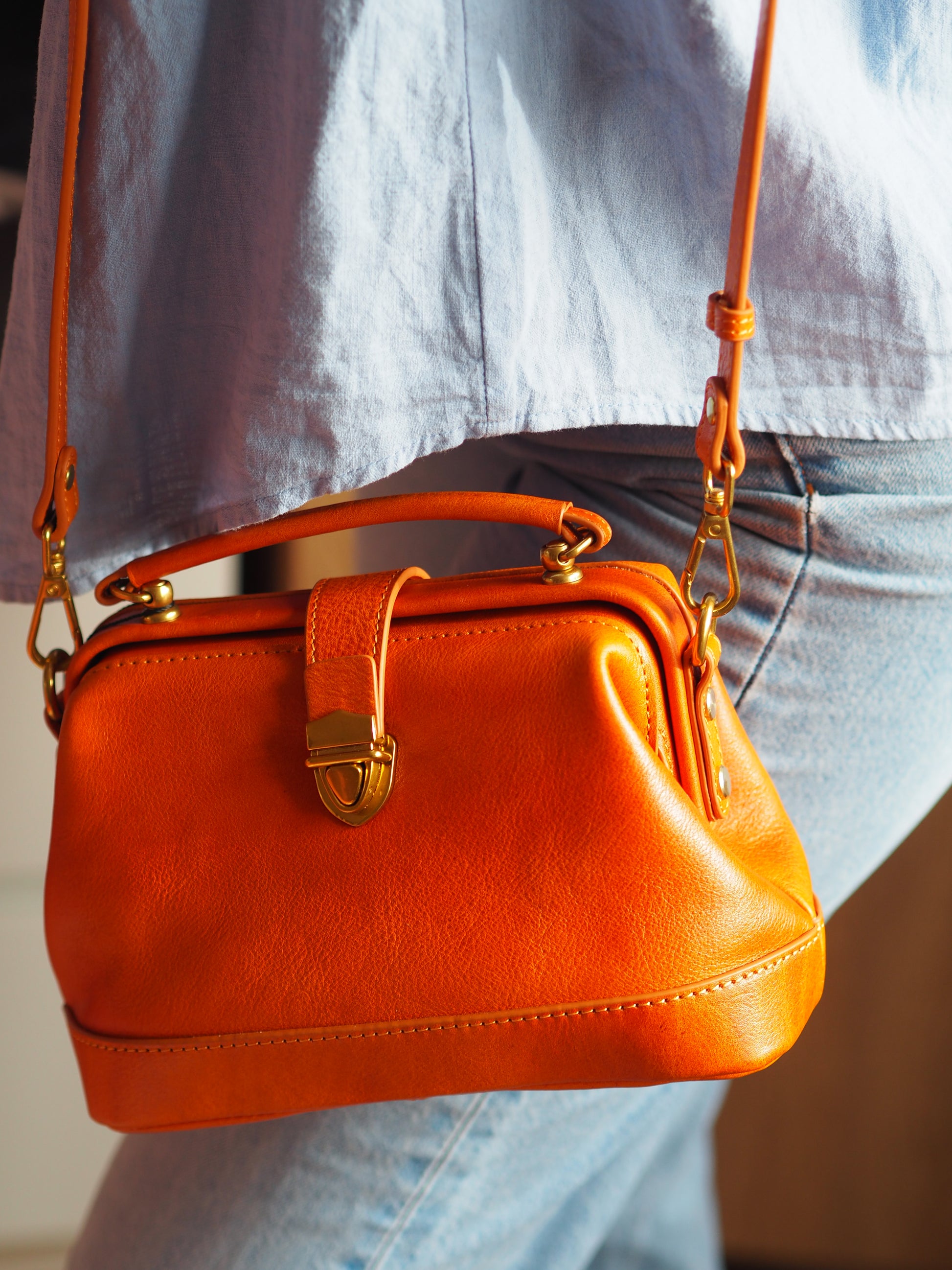 Mini Cowhide Leather Handbag – Adjustable Crossbody Strap