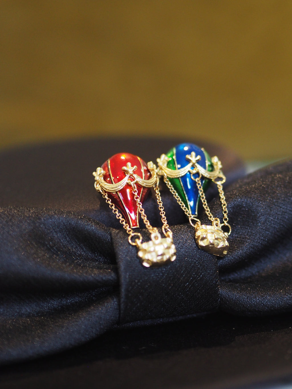 Hot Air Balloon Brooch - Red