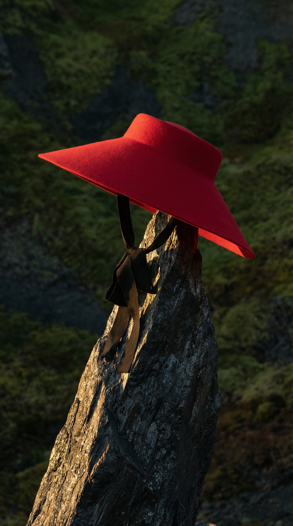 Audrey-Inspired Black Wide Brim Felt Hat with Ribbon