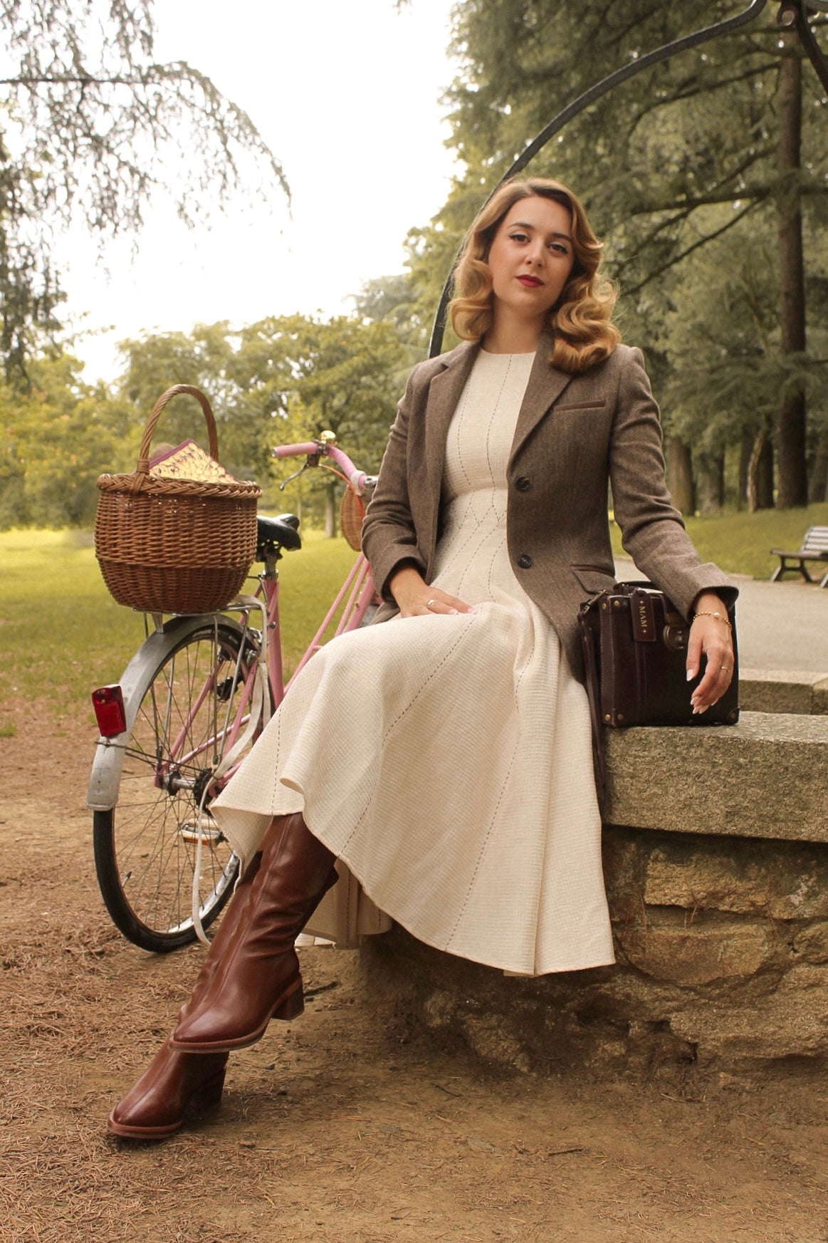 Beige Sleeveless Midi Dress – Minimalist Tailored Silhouette
