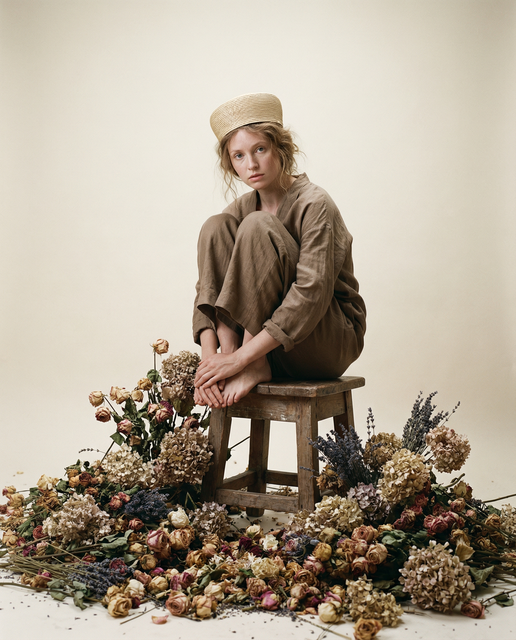 Straw Trapeze-Shaped Pillbox Hat