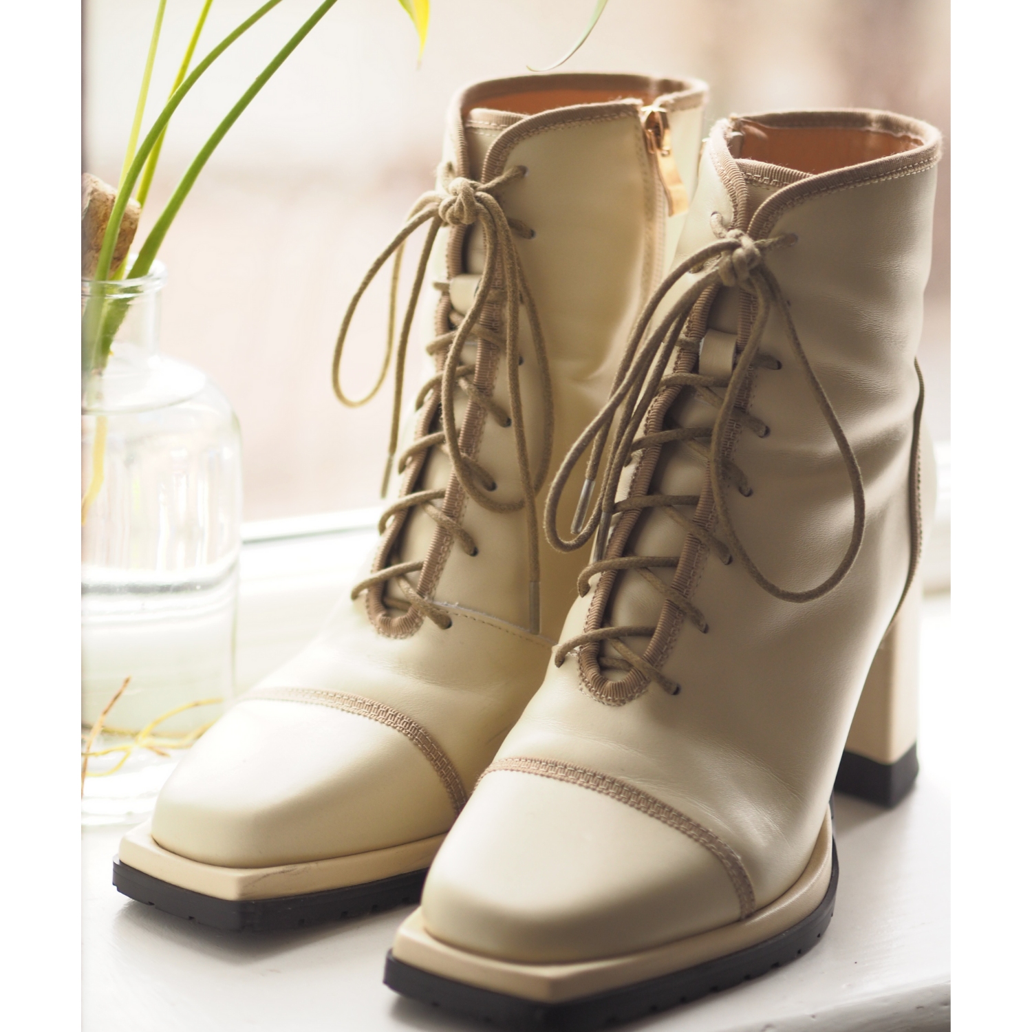 Ankle Vintage Leather Boots with Cord Laces Zalinah White 